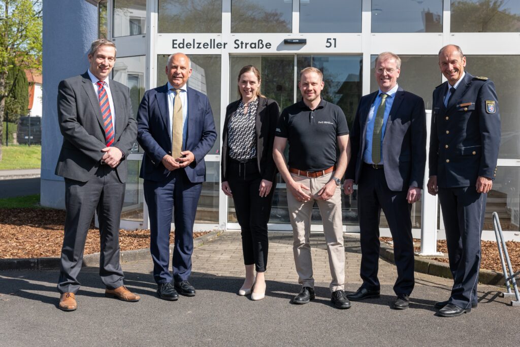 Staatsminister Prof. Dr. Roman Poseck würdigt die Rolle von Mehler Protection bei der Schutzausstattung der hessischen Polizei